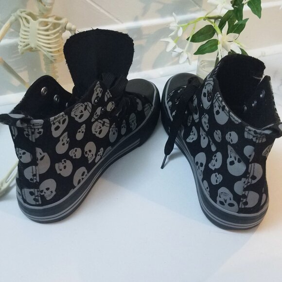 Hot Topic Original Skull Print Converse - Picture 3 of 6